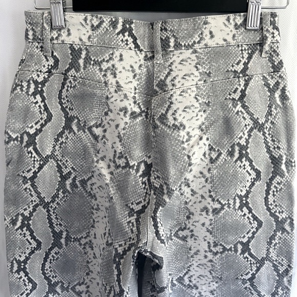 Aritzia Wilfred Free Kelsey Snake Print High Rise Baggy Utility Pants Size 6 - Picture 8 of 11